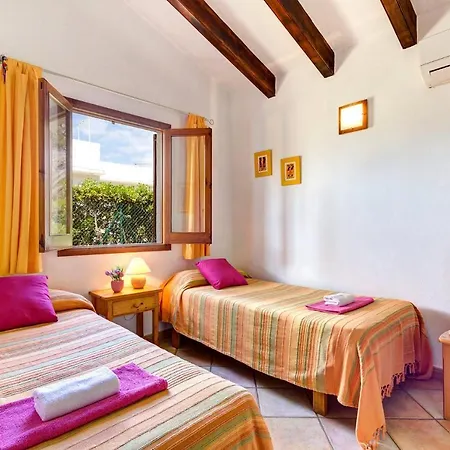 Villa Gerard Villa, Cala Blanca *