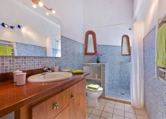 Gerard Villa, Cala Blanca فيلة كالا سانتاندريا